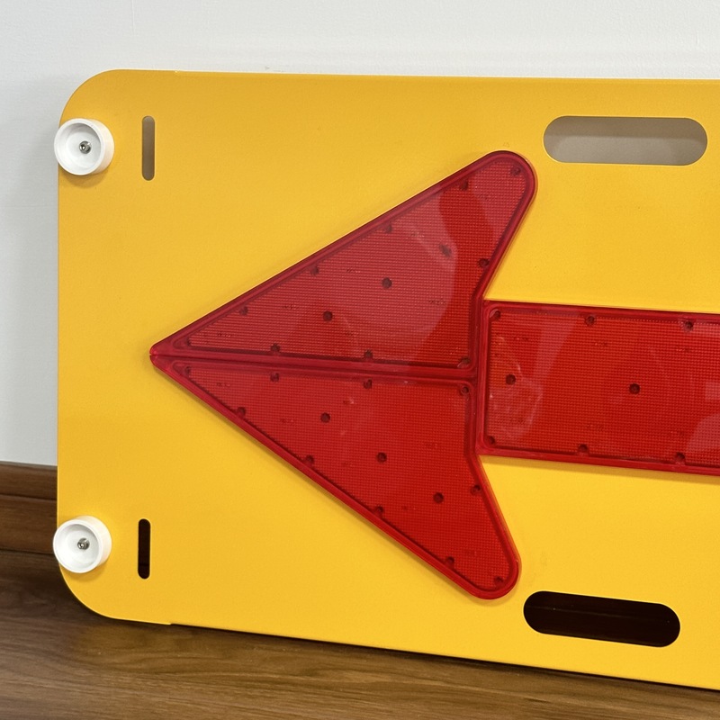 Tabla de señalización visual direccional personalizable con modo estroboscópico y voltaje DC6V