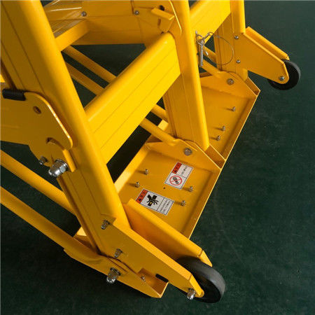 Barrera vehicular portátil plegable ligera de 25 kg con pulverización electrostática para seguridad vial